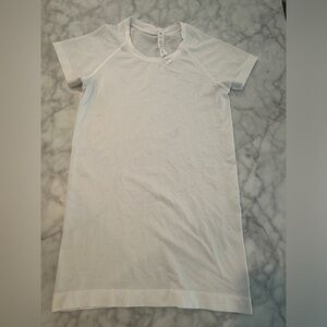 Lululemon speed up white top. Size 4